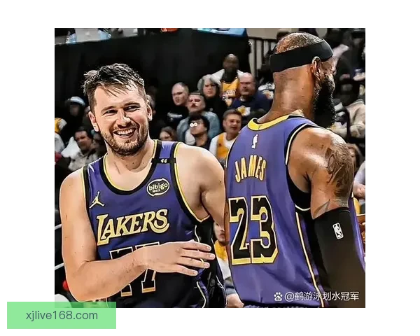 湖人迎战联盟第一詹姆斯严肃东契奇大笑保罗辟谣支持老詹